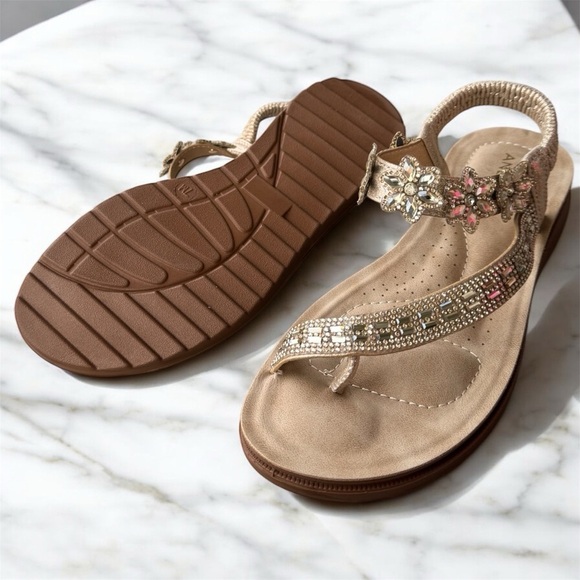 🆕Gold and Silver Sandals with Rhinestone Embellishments - Picture 3 of 12